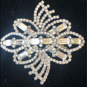 Spectacular Starburst crystal pin/pendant